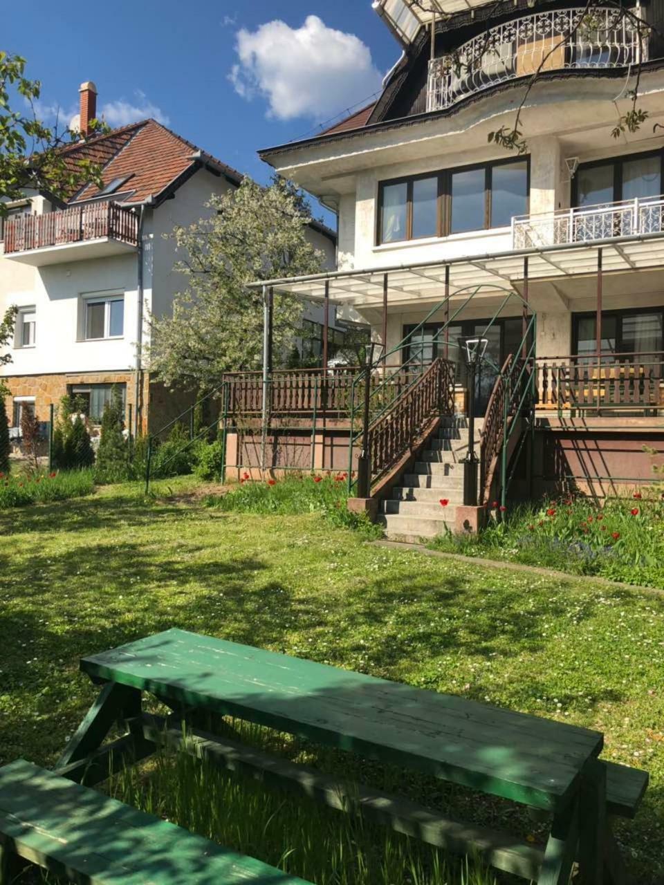 Luxury Eagle Apartman Будапеща Екстериор снимка